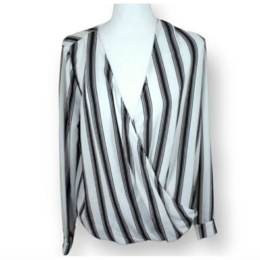 FOREVER 21 BLACK & WHITE STRIPE BLOUSE SZ.S EUC